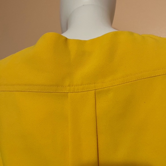 NWT Trina Turk Zipper V Neck Sleeveless Blouse - Picture 9 of 16